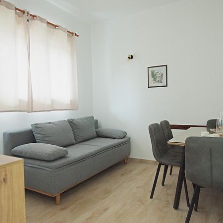 Apartmani Tomica Єсенице Екстер'єр фото