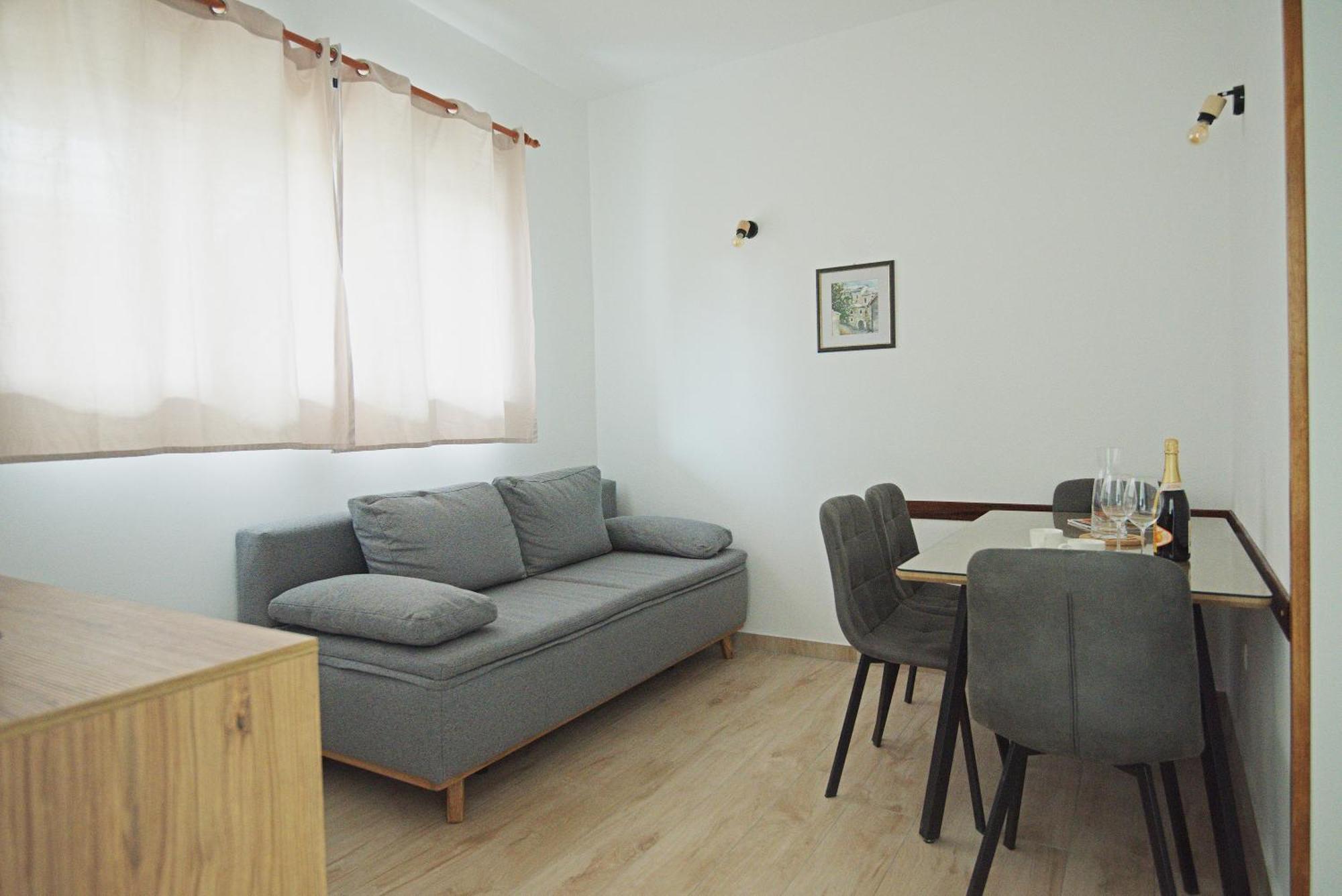 Apartmani Tomica Єсенице Екстер'єр фото
