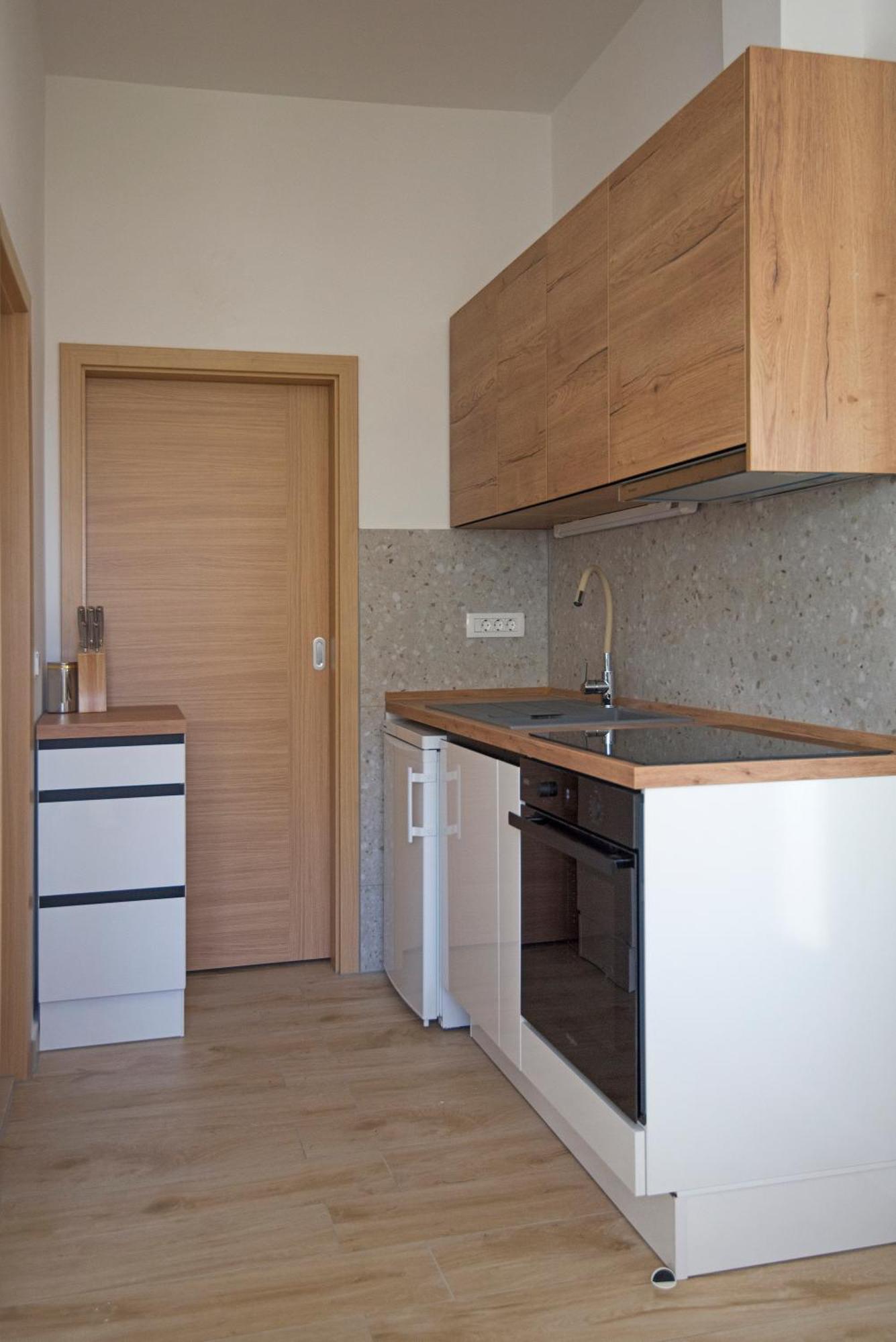 Apartmani Tomica Єсенице Екстер'єр фото