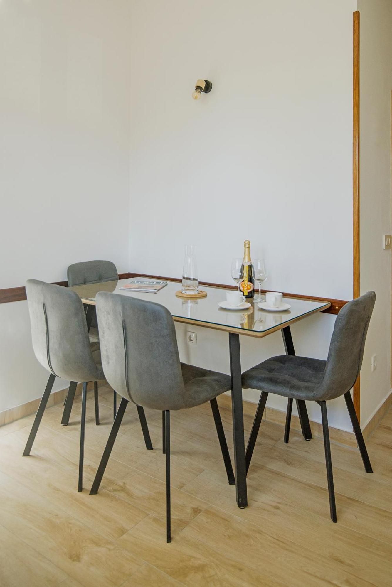 Apartmani Tomica Єсенице Екстер'єр фото