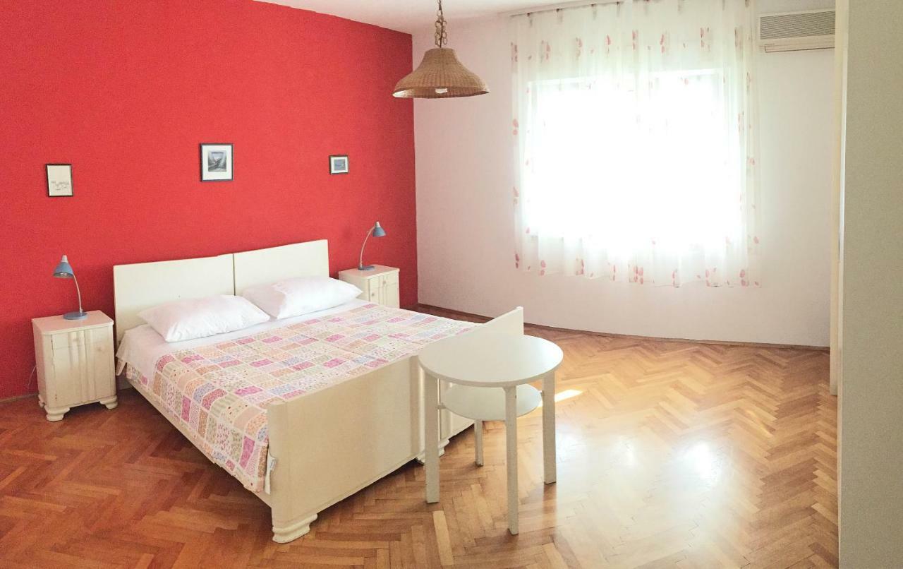 Apartmani Tomica Єсенице Екстер'єр фото